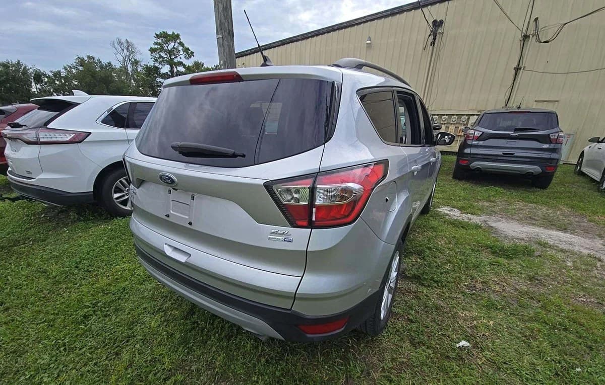 2018 FORD ESCAPE SEL 4