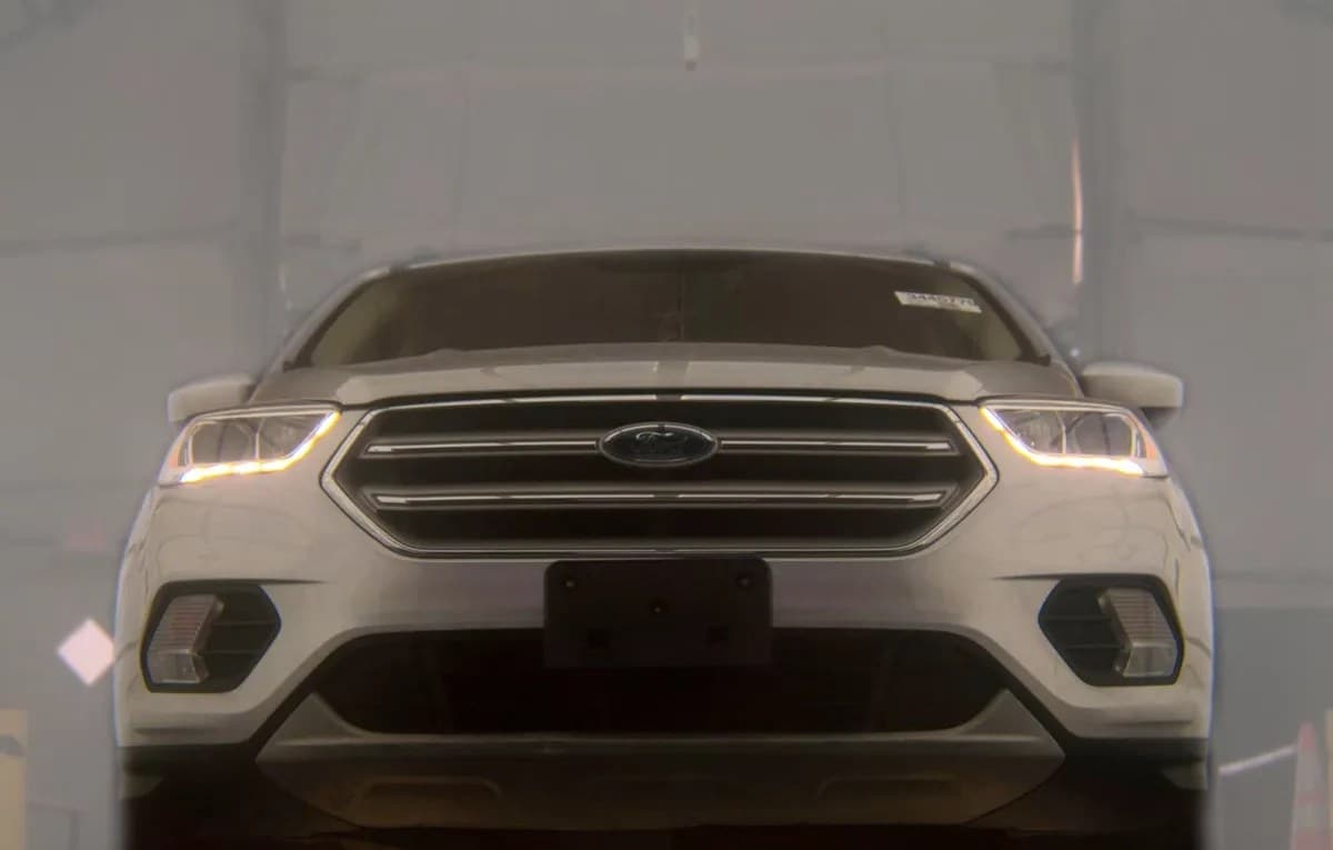 2019 FORD ESCAPE SEL 4