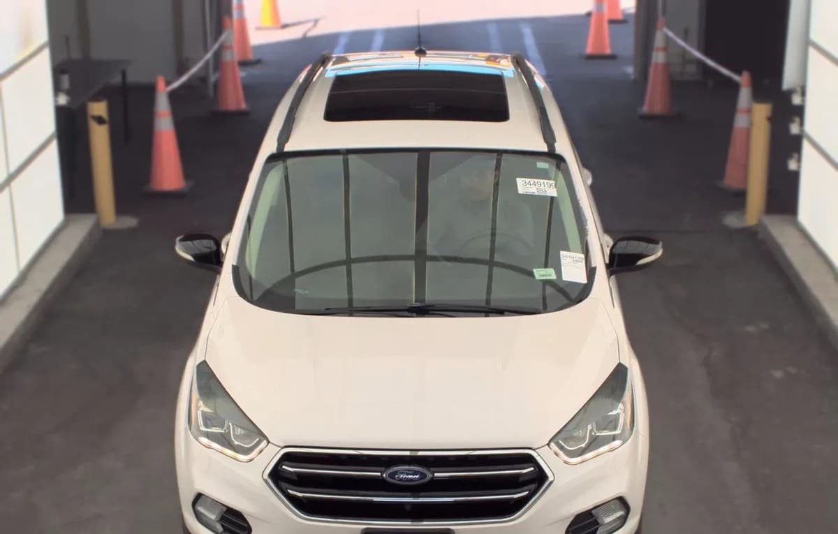2017 FORD ESCAPE TITANIUM 3