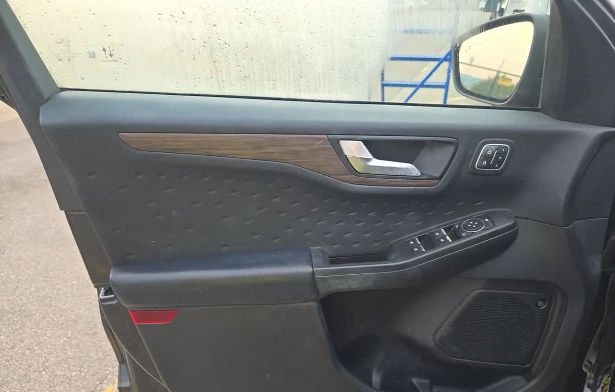 2020 FORD ESCAPE Titanium 6