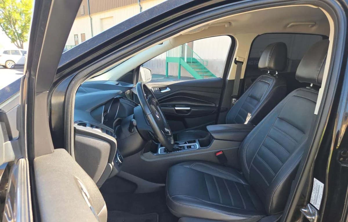 2017 FORD ESCAPE TITANIUM 4