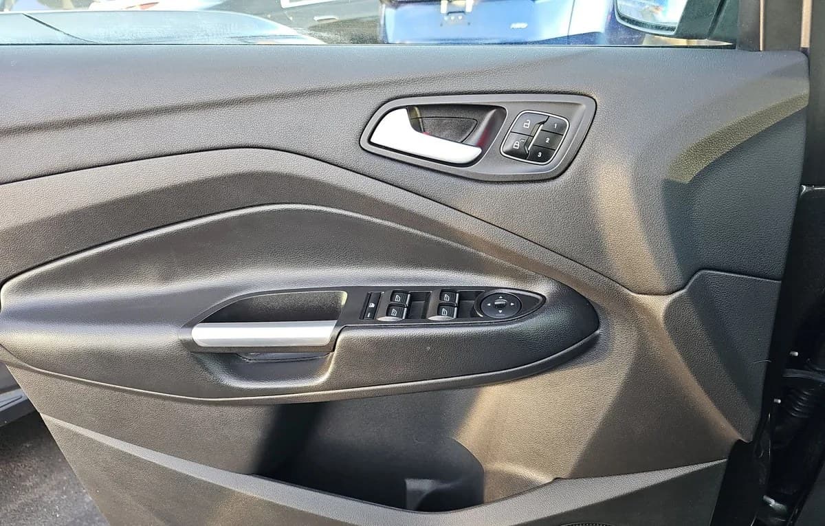 2017 FORD ESCAPE Titanium 6
