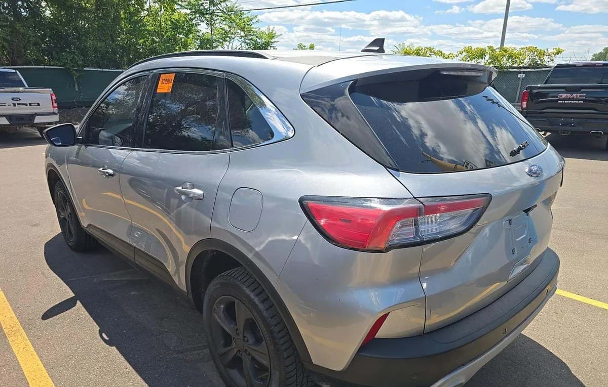 2022 FORD ESCAPE Titanium 3