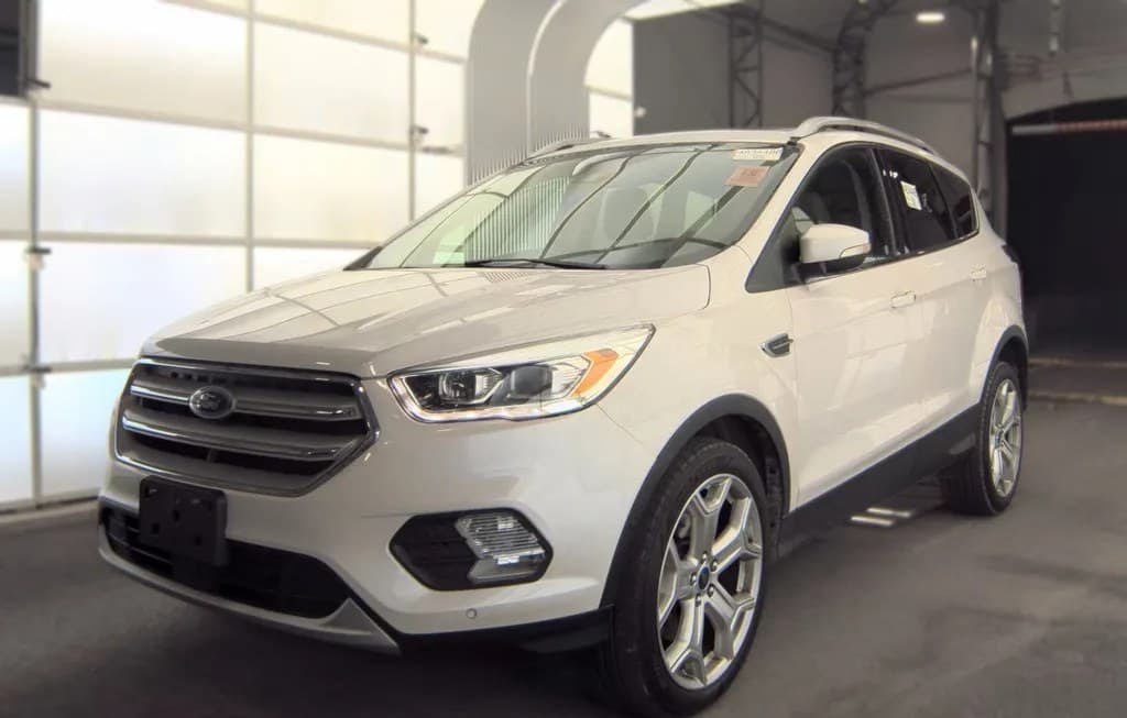 2019 FORD ESCAPE TITANIUM 1