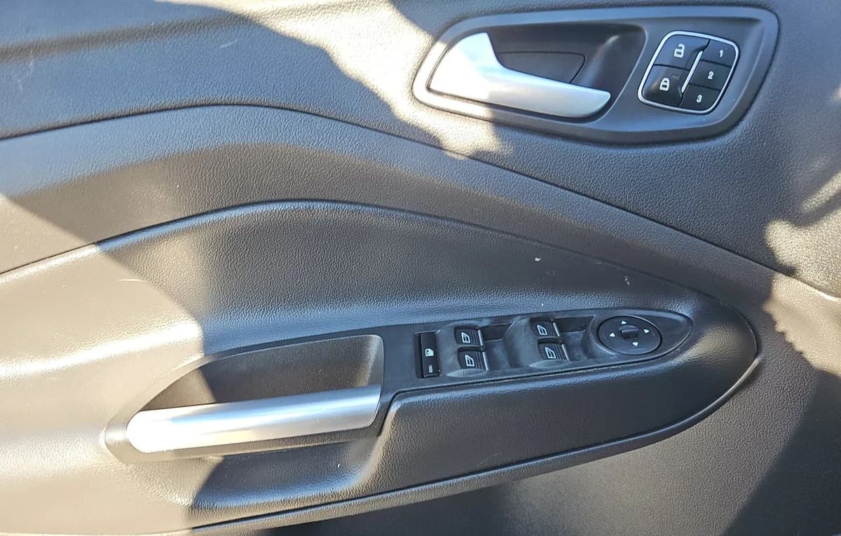 2017 FORD ESCAPE TITANIUM 6