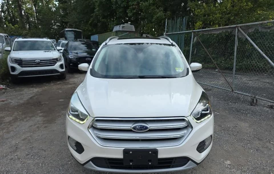 2017 FORD ESCAPE Titanium 3
