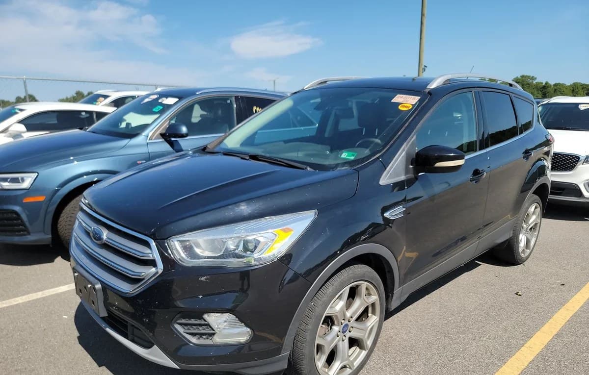 2017 FORD ESCAPE Titanium 2
