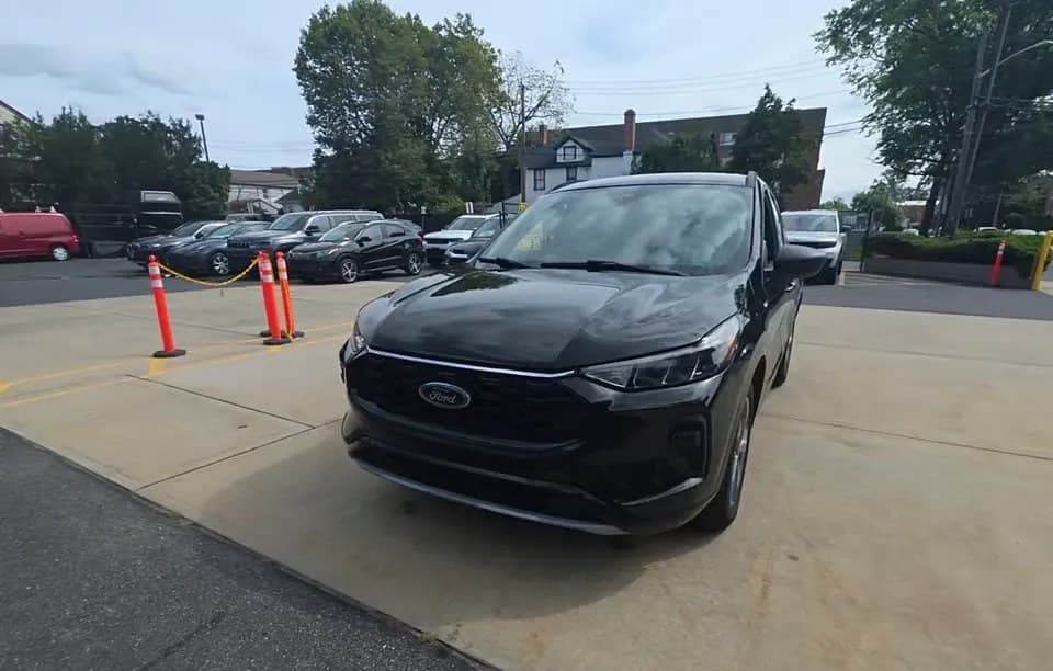 2023 FORD ESCAPE ST-Line 2