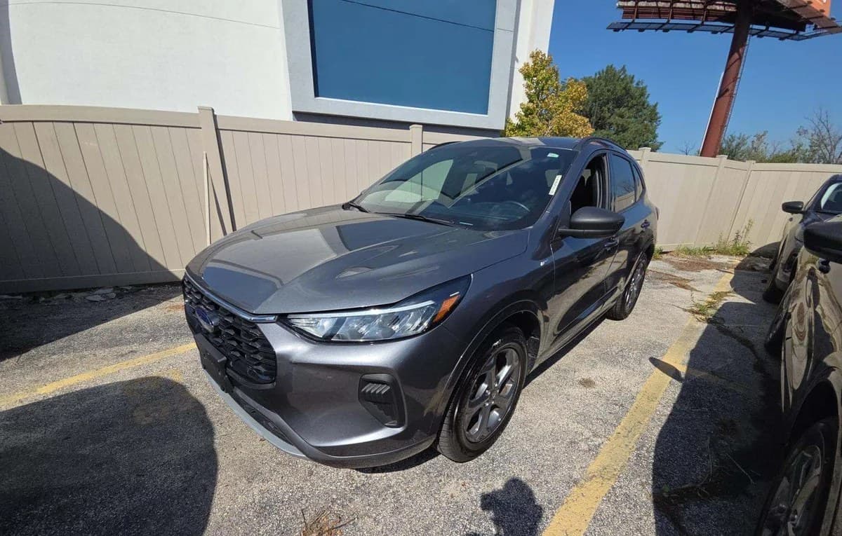 2024 FORD ESCAPE ST-LINE 2