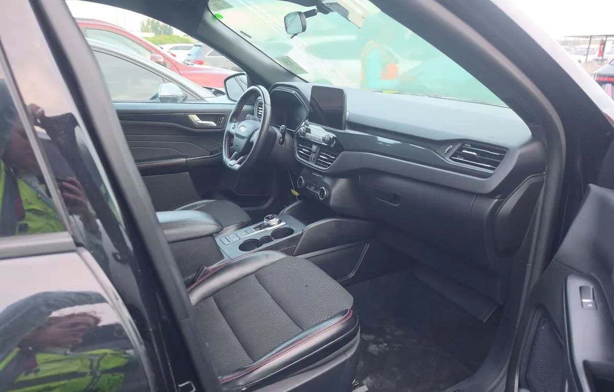 2024 FORD ESCAPE ST-Line 5