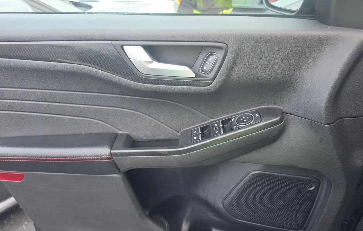 2024 FORD ESCAPE ST-Line 6
