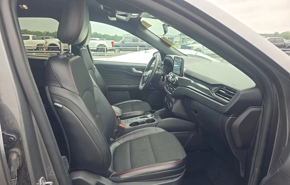 2025 FORD ESCAPE ST-Line 5