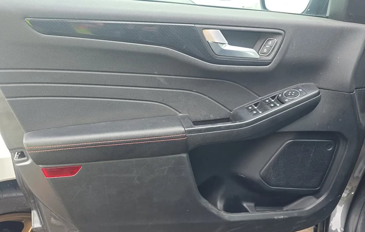 2025 FORD ESCAPE ST-Line 6