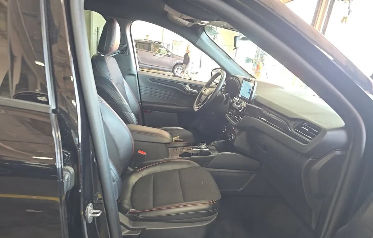 2025 FORD ESCAPE ST-Line 5