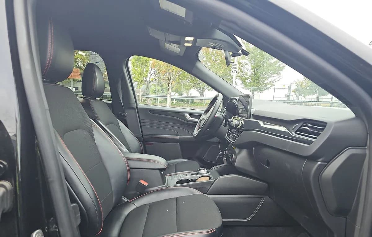 2025 FORD ESCAPE ST-Line 5