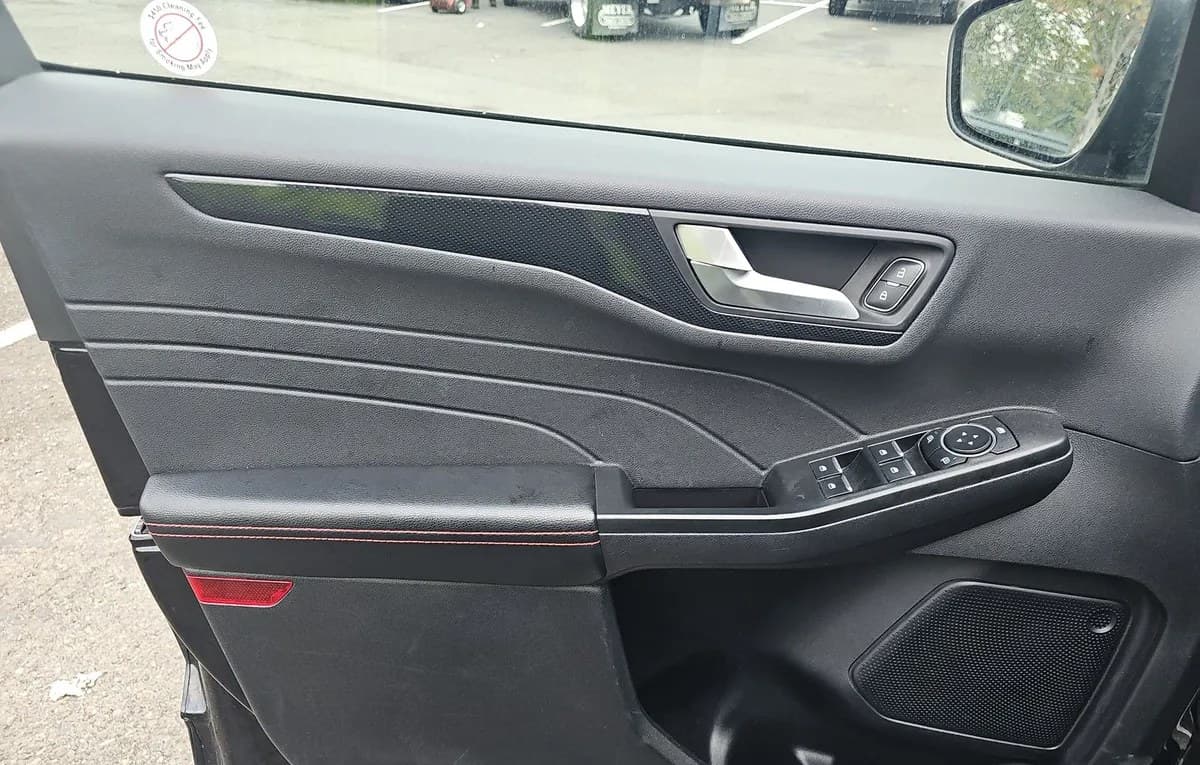 2025 FORD ESCAPE ST-Line 6
