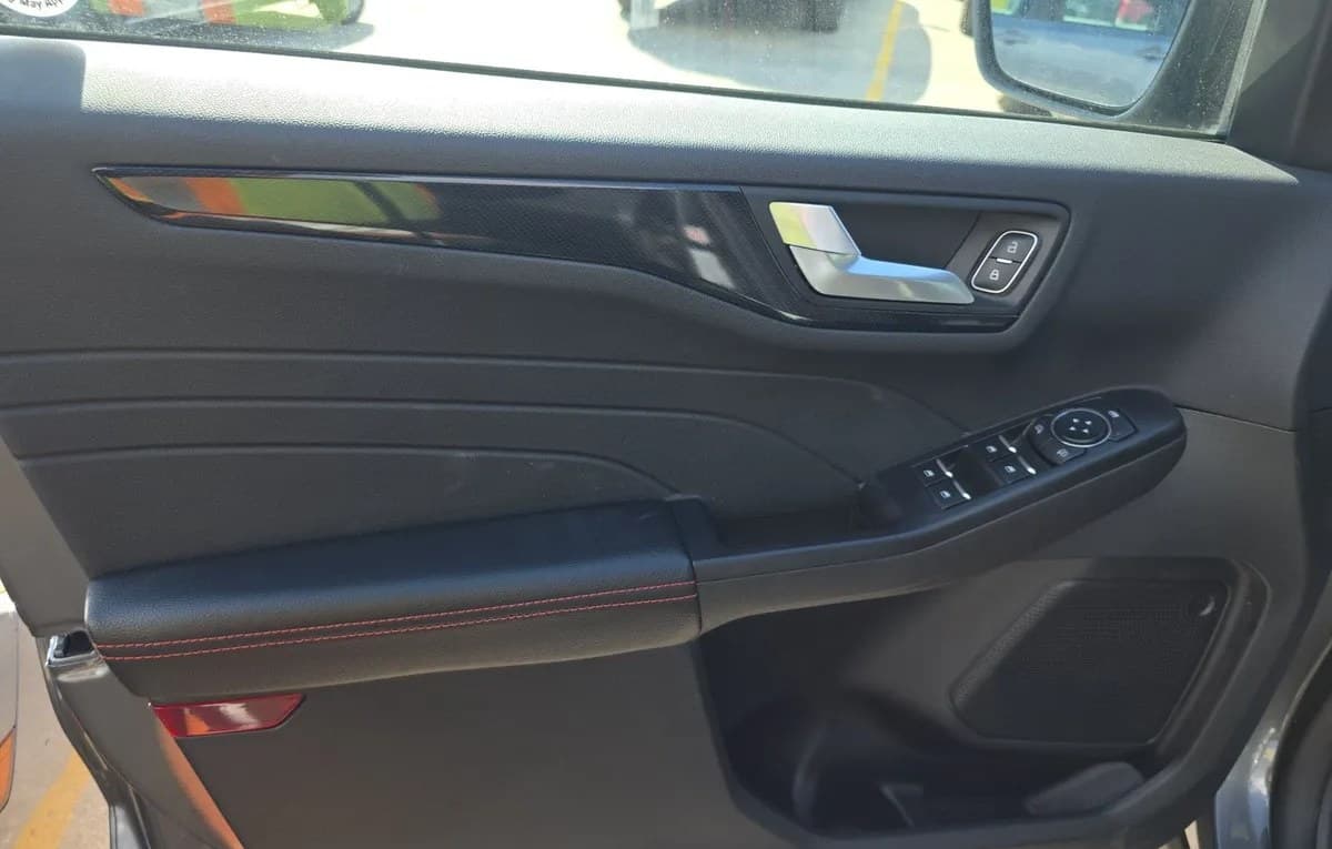 2025 FORD ESCAPE ST-Line 6