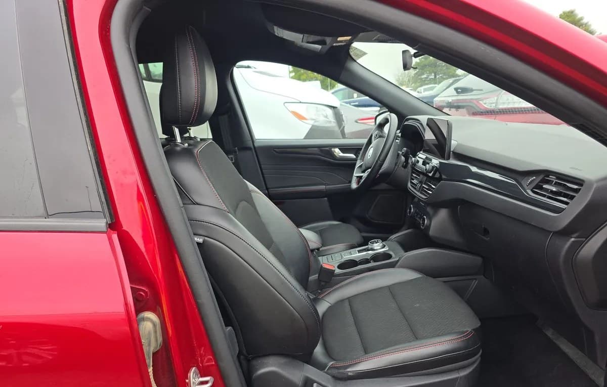 2025 FORD ESCAPE ST-Line 5