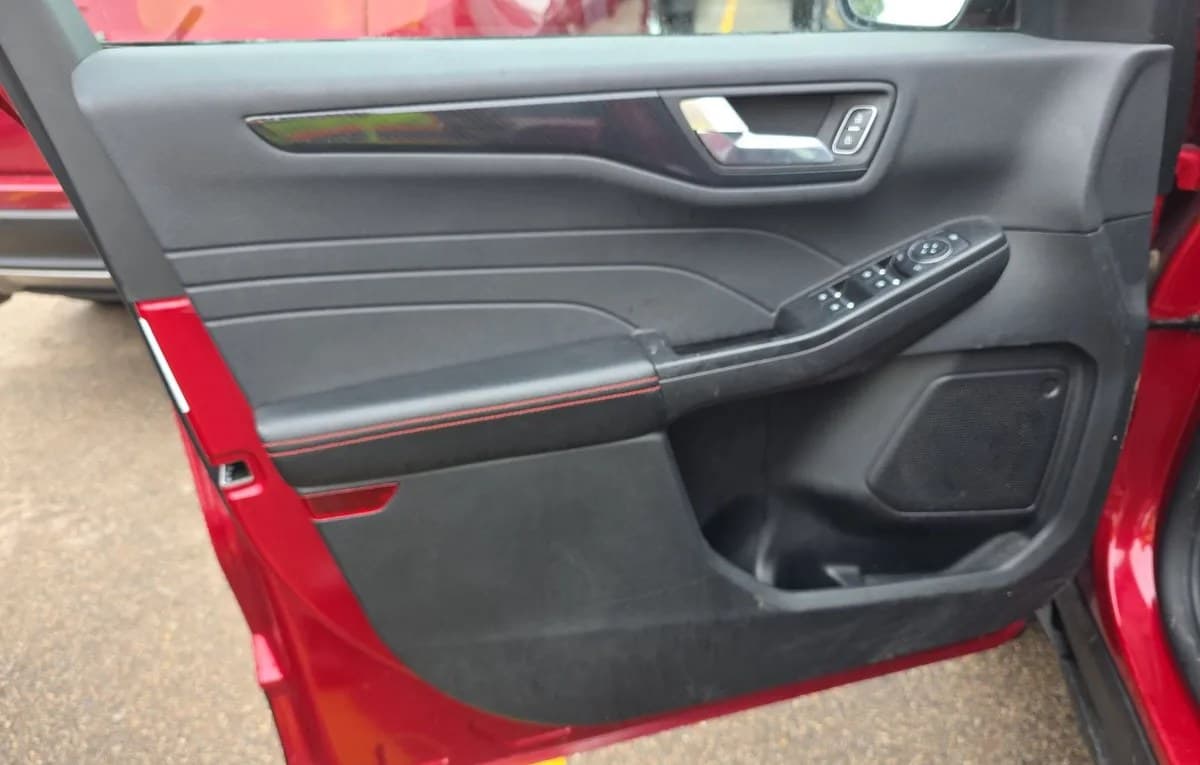 2025 FORD ESCAPE ST-Line 6