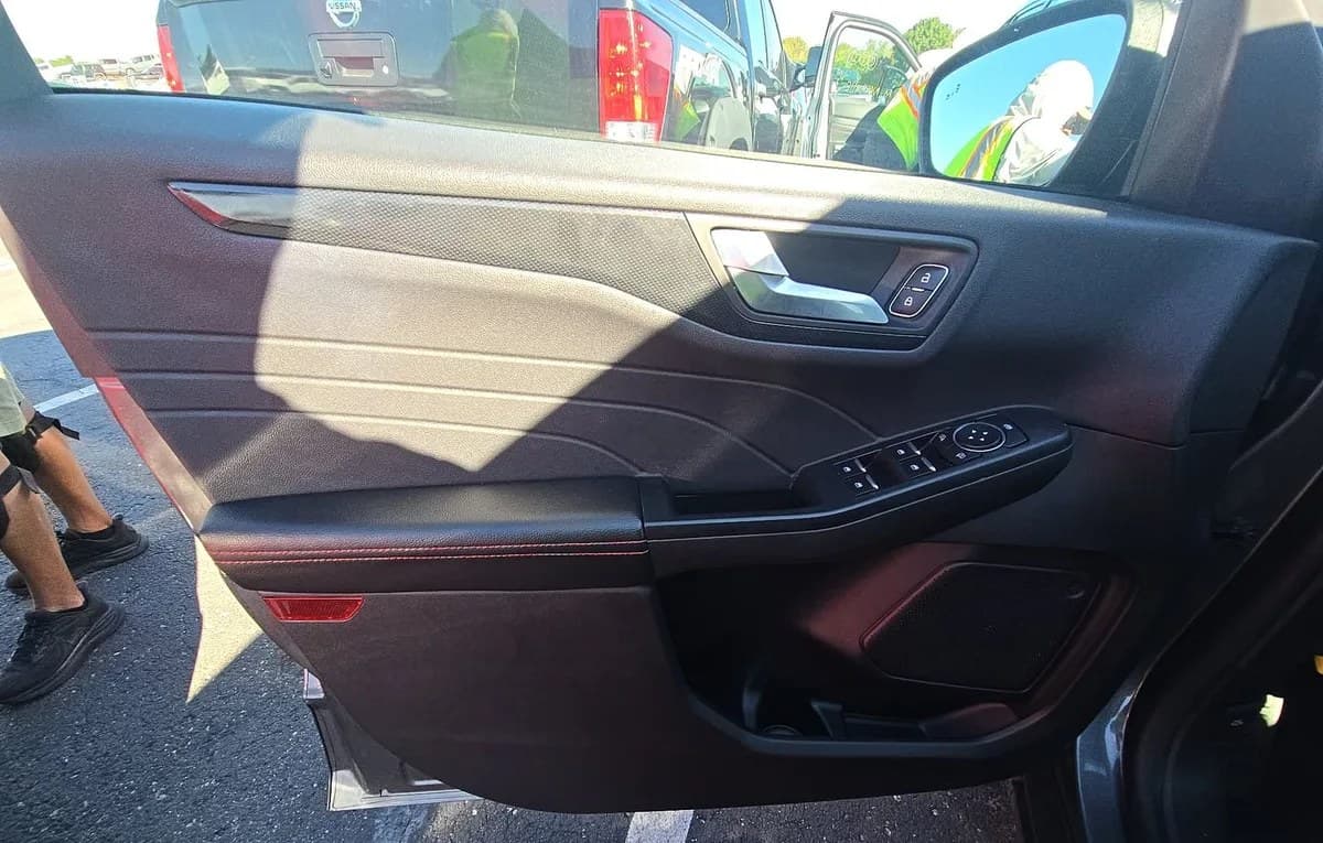 2025 FORD ESCAPE ST-LINE 6