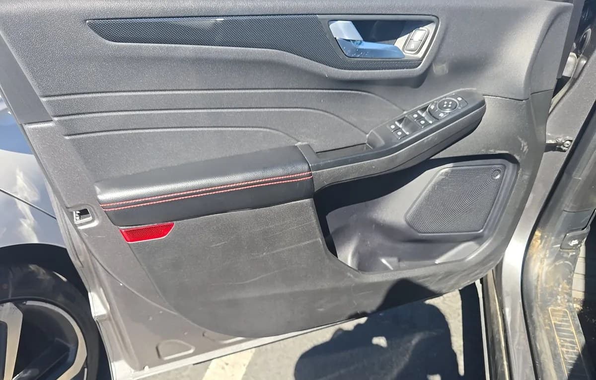 2025 FORD ESCAPE ST-LINE 6