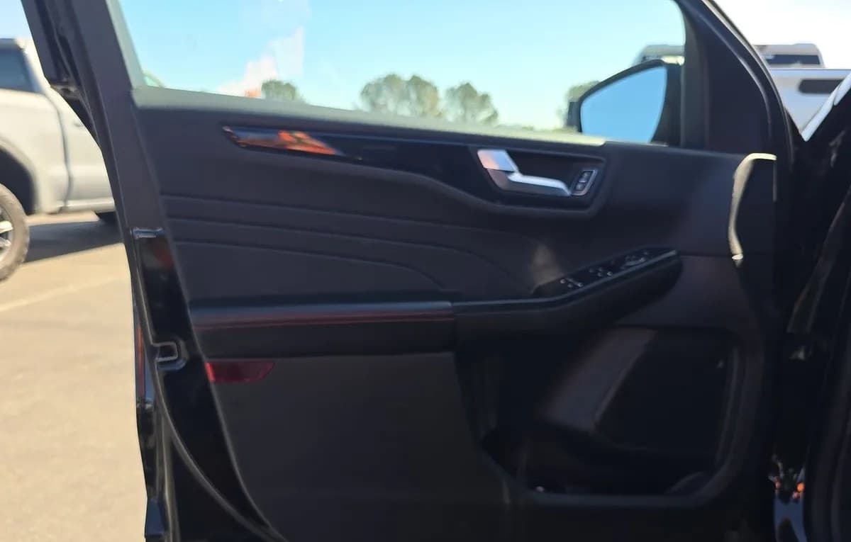 2025 FORD ESCAPE ST-LINE 6