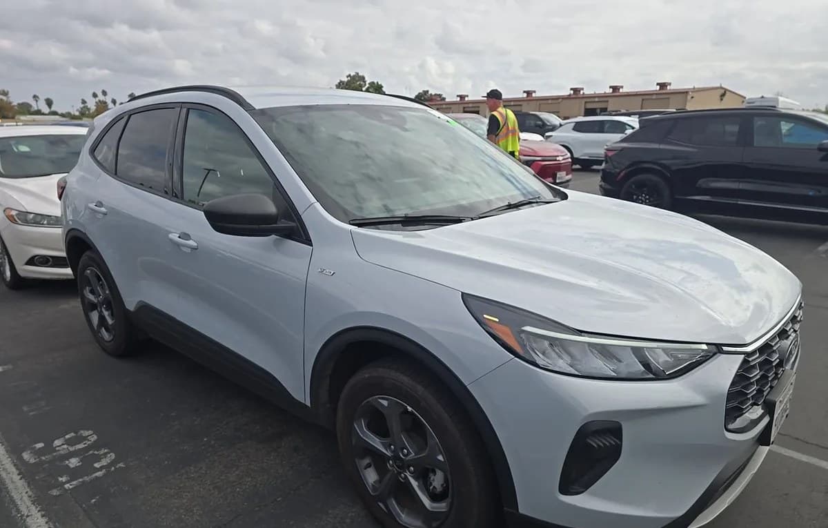 2025 FORD ESCAPE ST-LINE 4