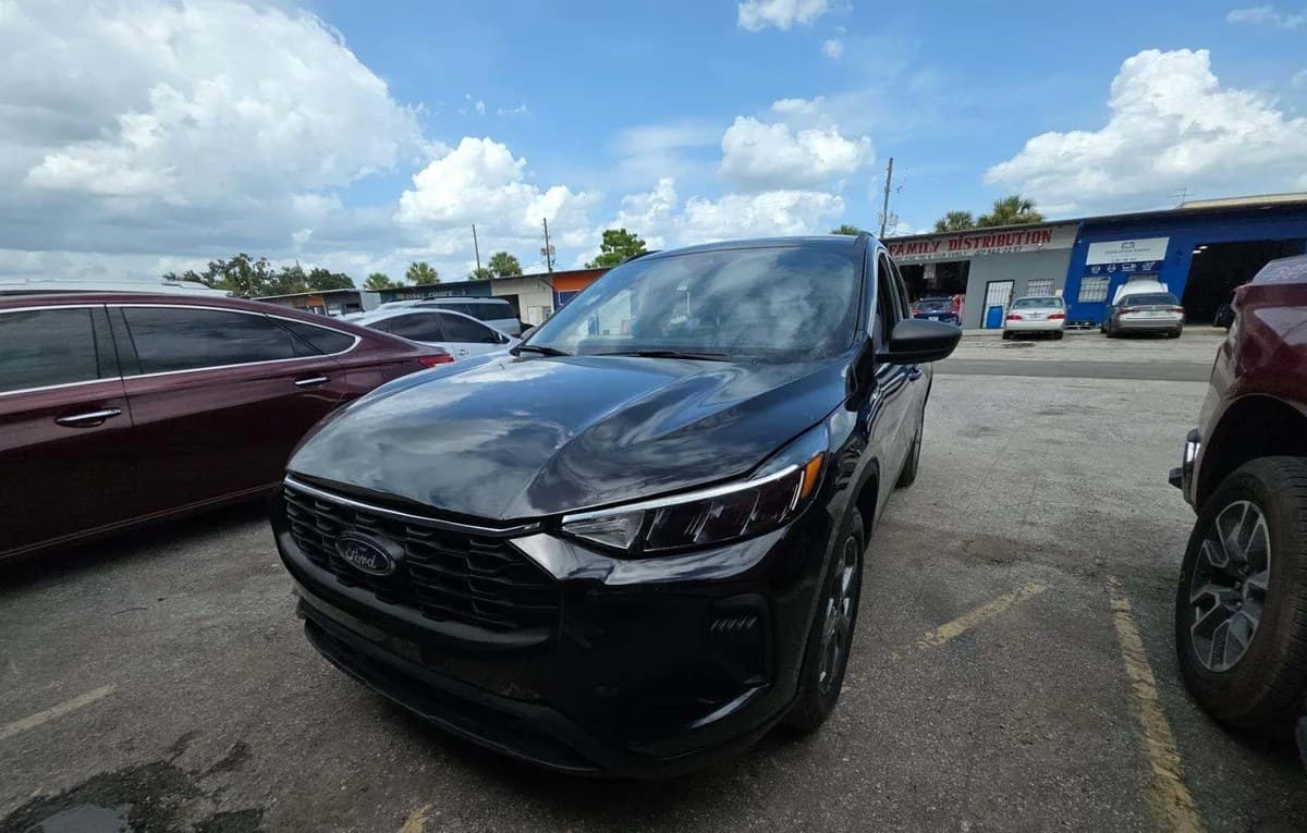 2025 FORD ESCAPE ST-Line 2