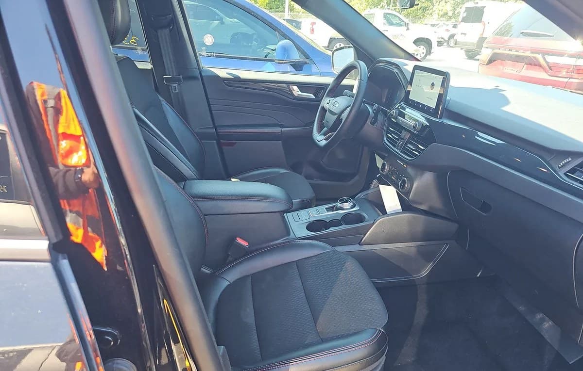 2025 FORD ESCAPE ST-Line 5