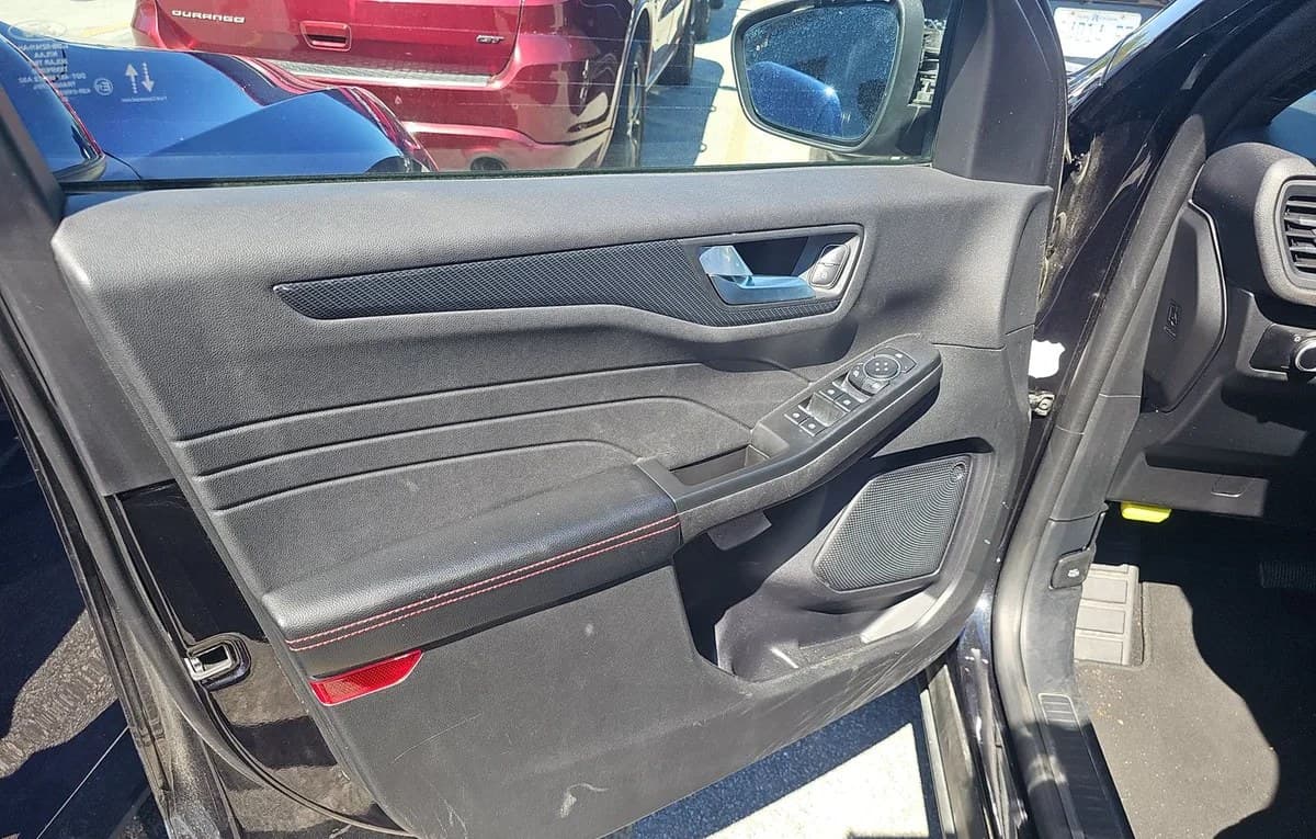 2025 FORD ESCAPE ST-Line 6