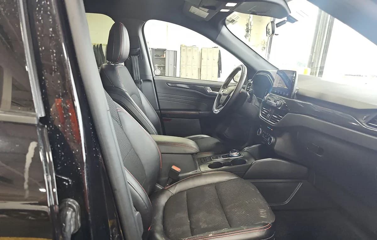 2025 FORD ESCAPE ST-Line 5
