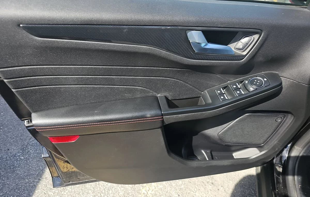 2025 FORD ESCAPE ST-Line 6