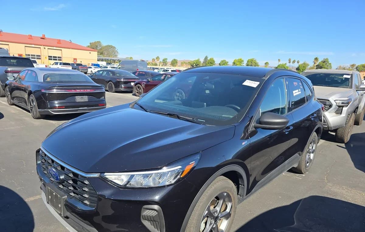2025 FORD ESCAPE ST-LINE 2