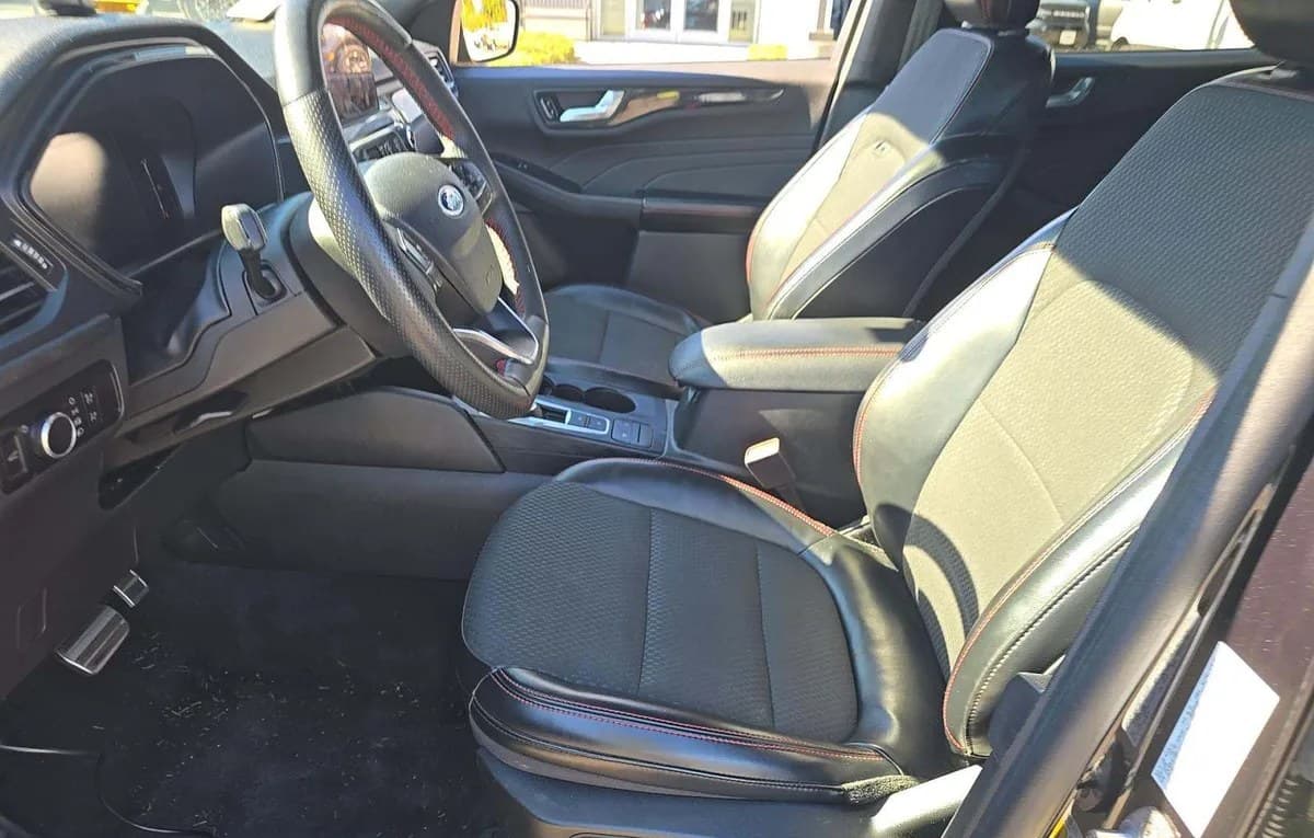 2023 FORD ESCAPE ST-LINE 4