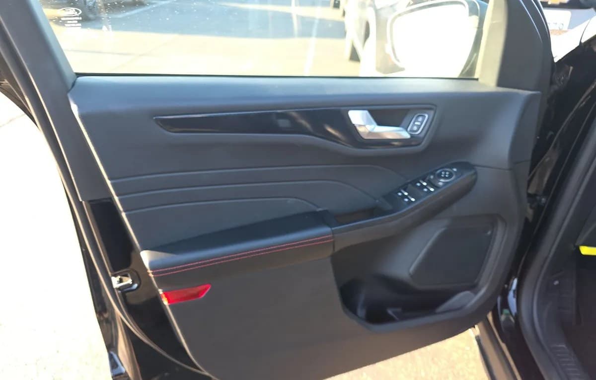 2025 FORD ESCAPE ST-LINE 6