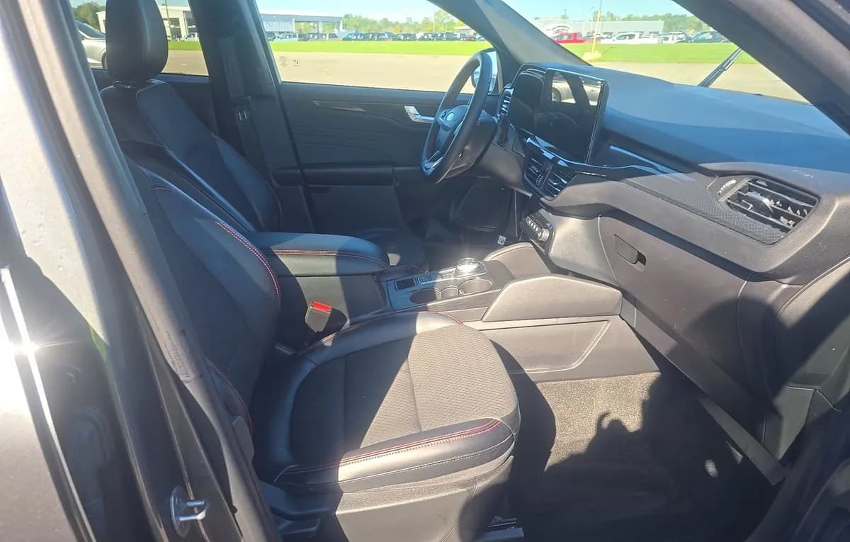2024 FORD ESCAPE ST-Line 5