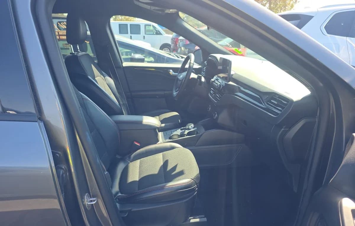 2025 FORD ESCAPE ST-Line 5