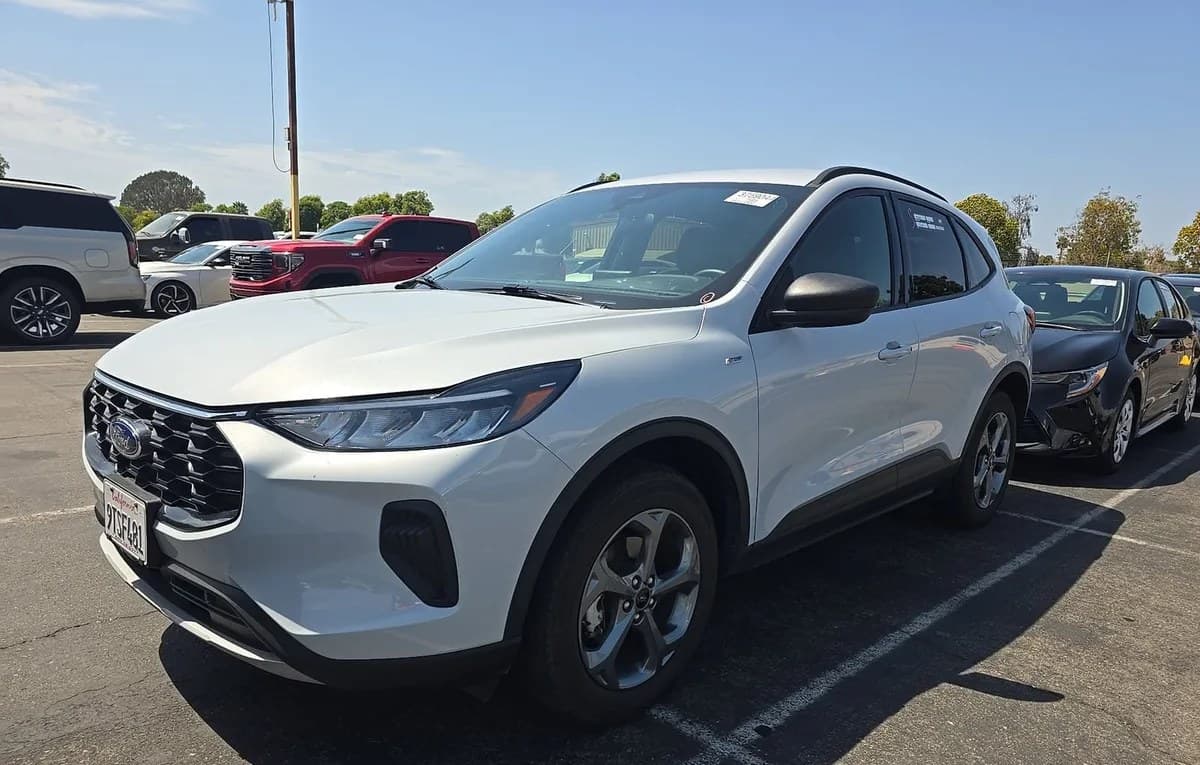 2025 FORD ESCAPE ST-Line 2