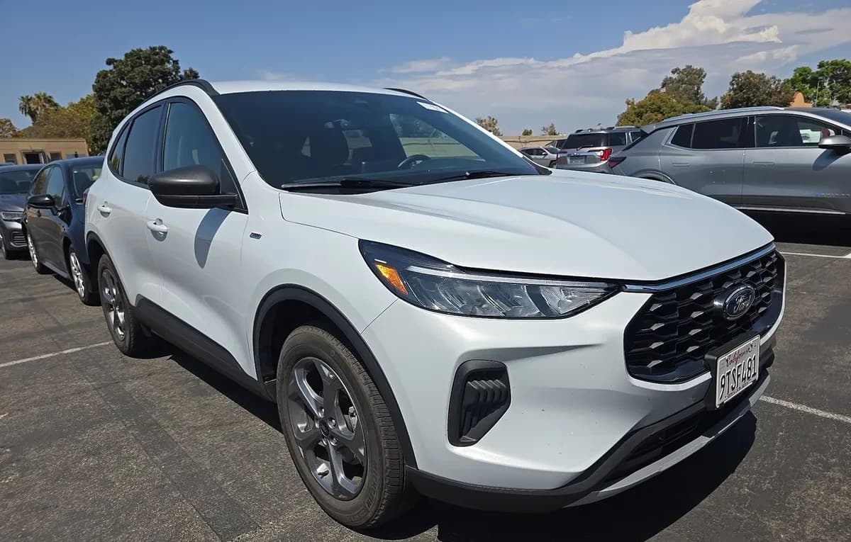 2025 FORD ESCAPE ST-Line 4