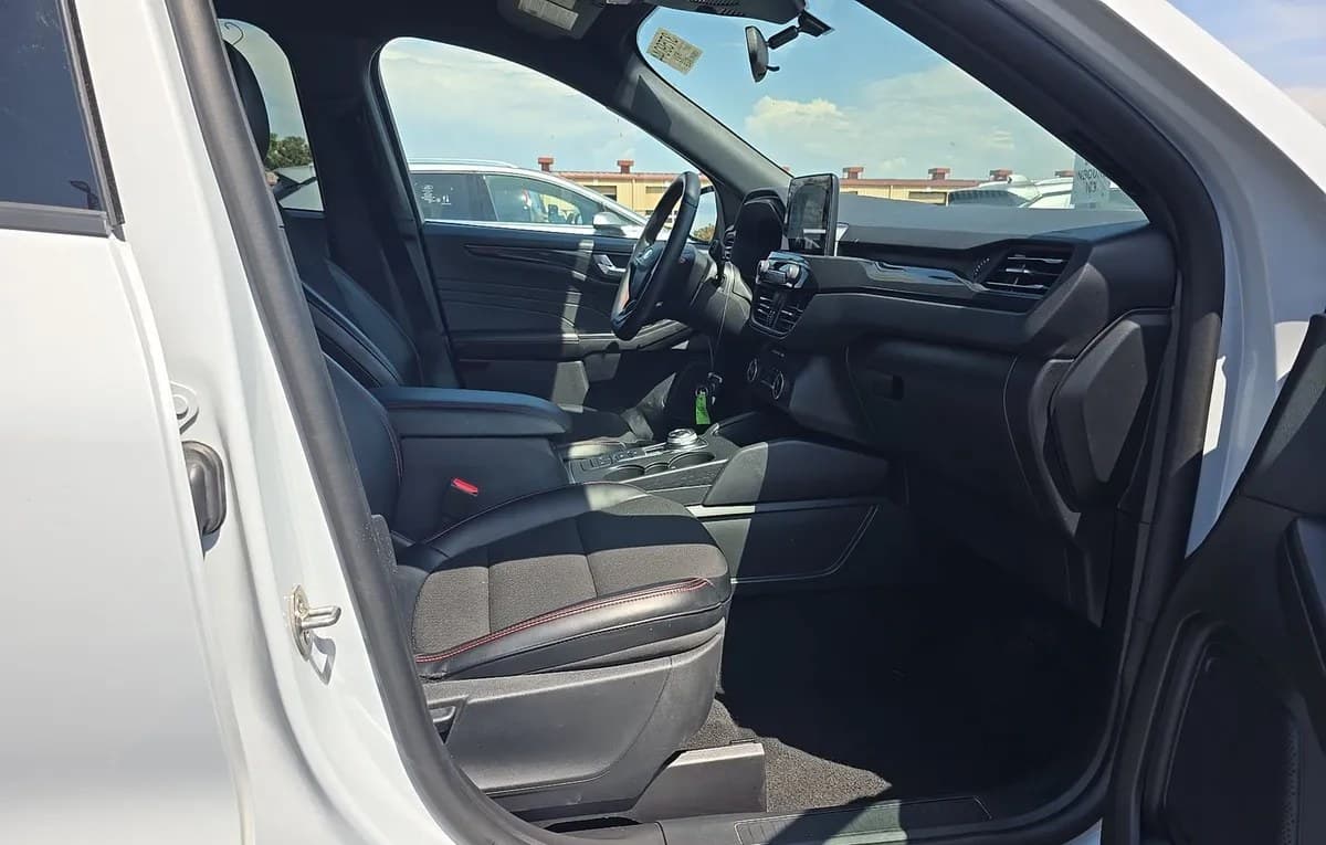 2025 FORD ESCAPE ST-Line 5
