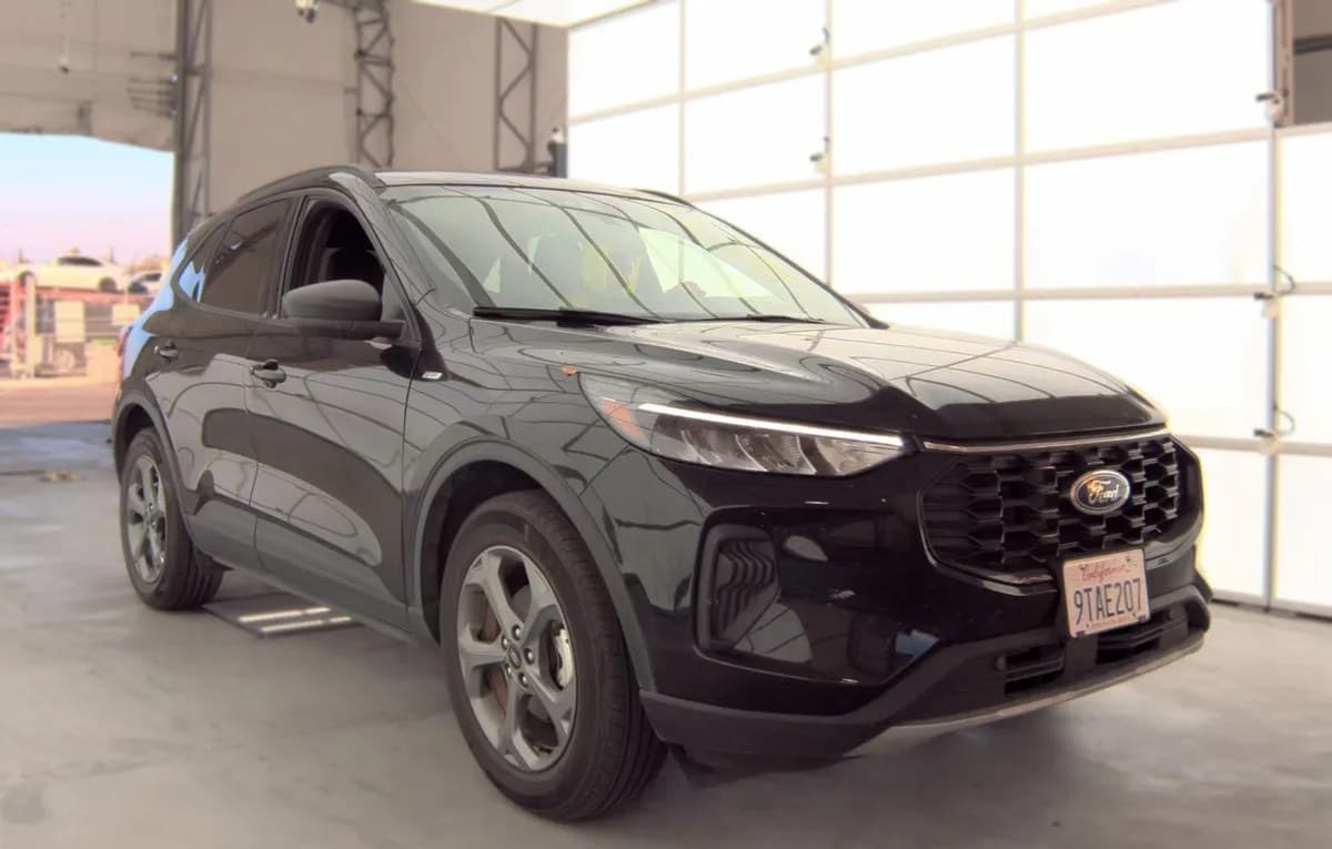 2025 FORD ESCAPE ST-Line 4