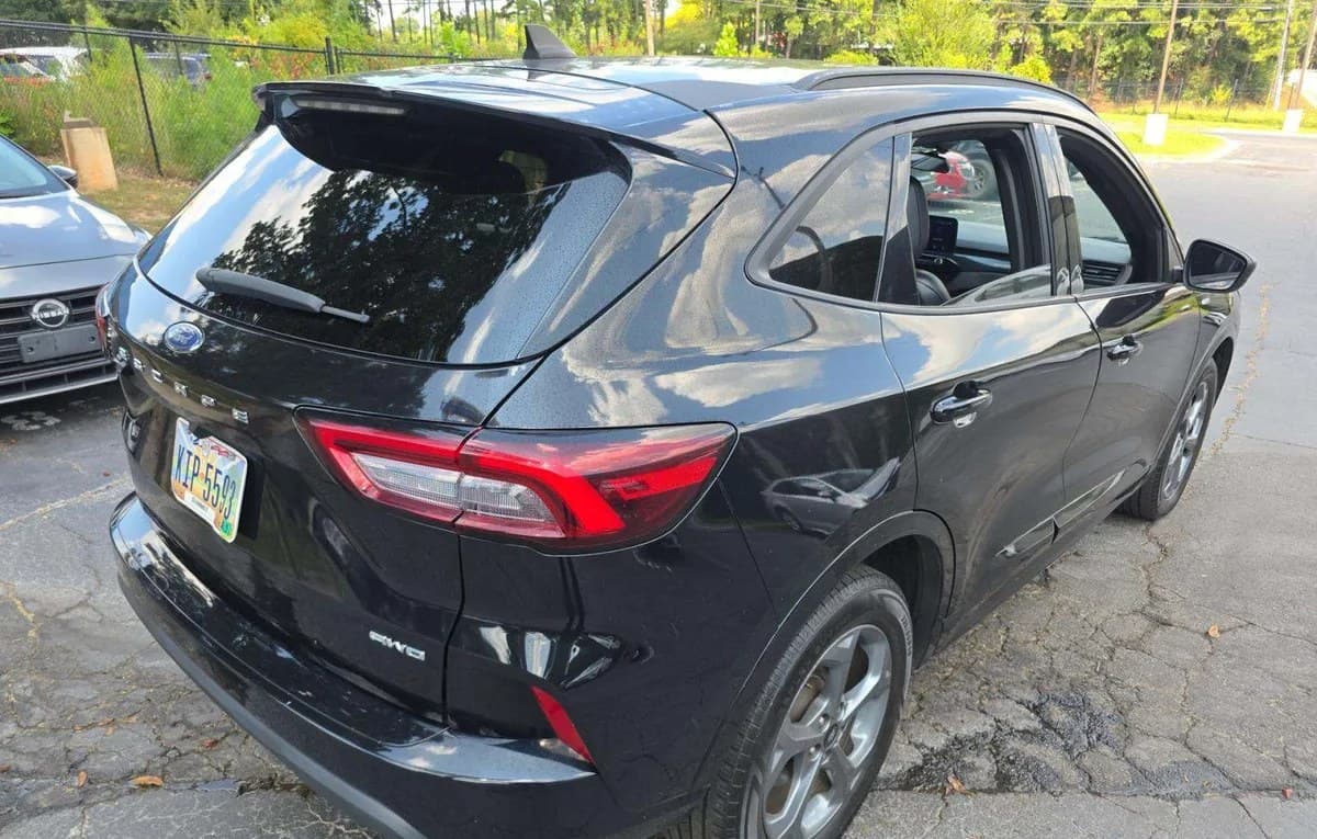 2023 FORD ESCAPE ST-Line 4