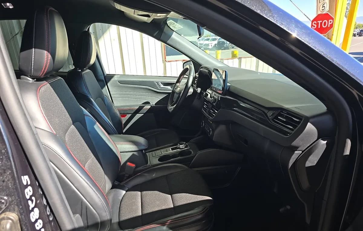 2025 FORD ESCAPE ST-Line 5