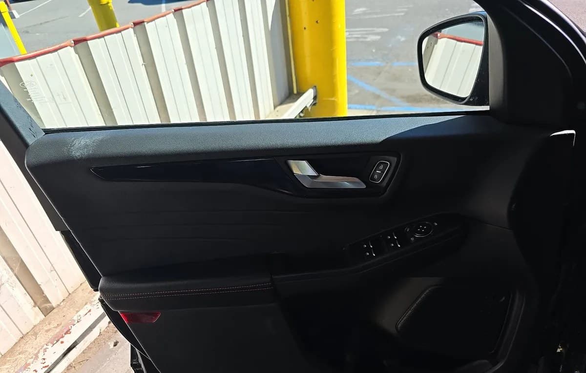 2025 FORD ESCAPE ST-Line 6