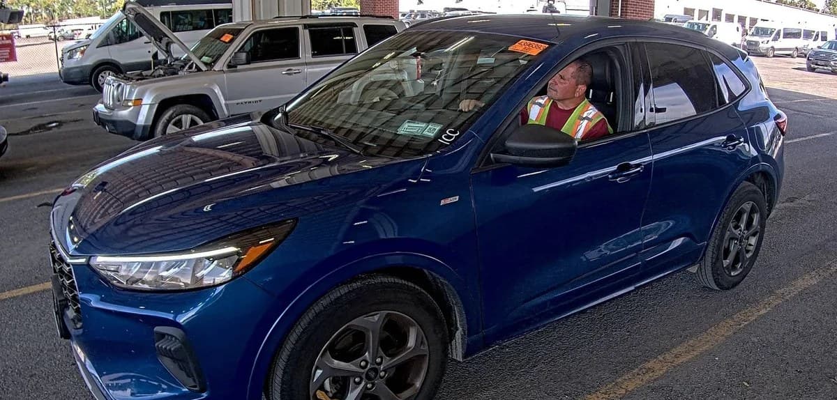 2023 FORD ESCAPE ST-Line 2