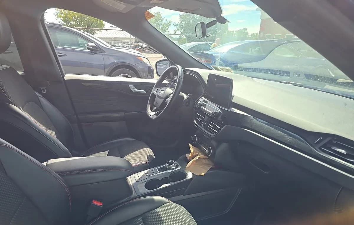 2023 FORD ESCAPE ST-Line 5