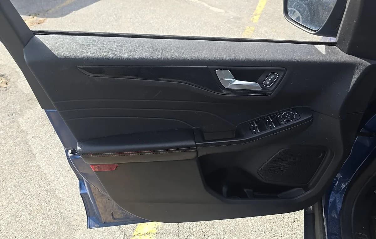 2023 FORD ESCAPE ST-Line 6