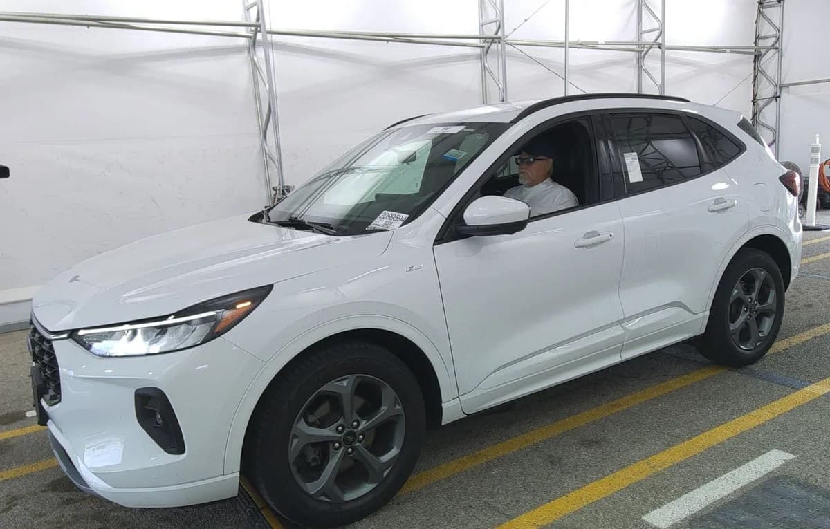 2023 FORD ESCAPE ST-LINE Select 2