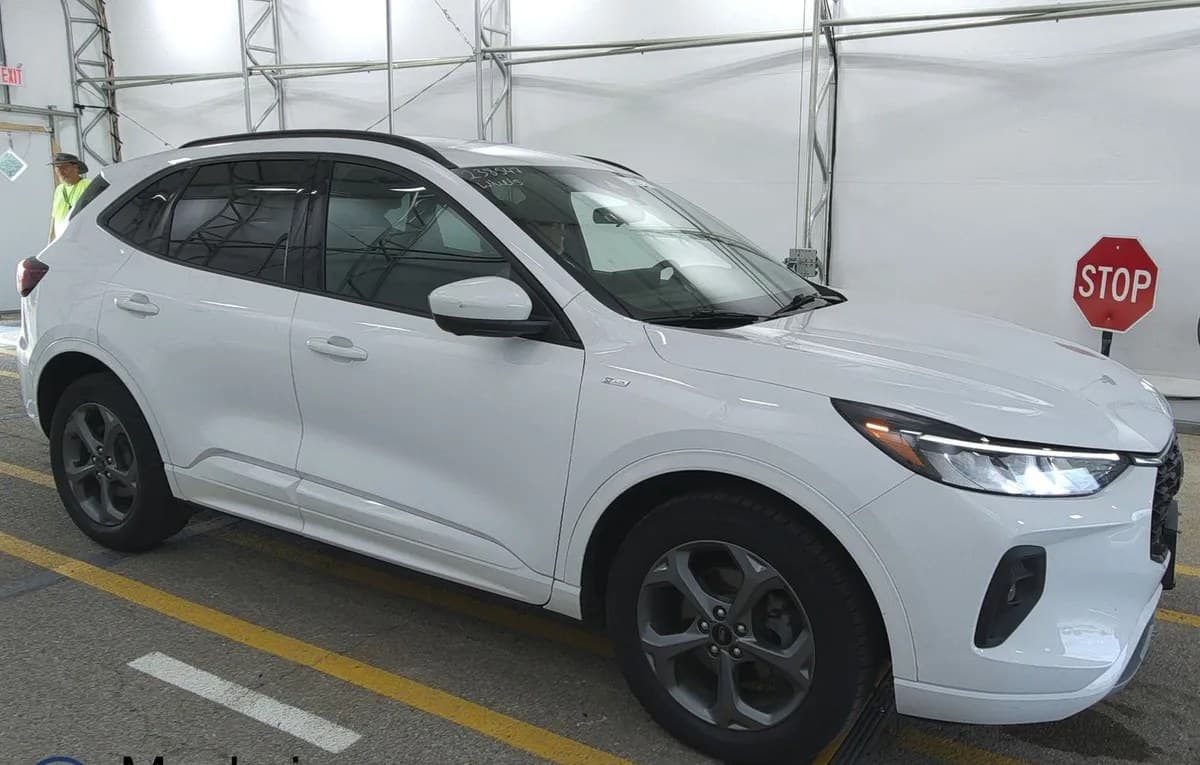 2023 FORD ESCAPE ST-LINE Select 4