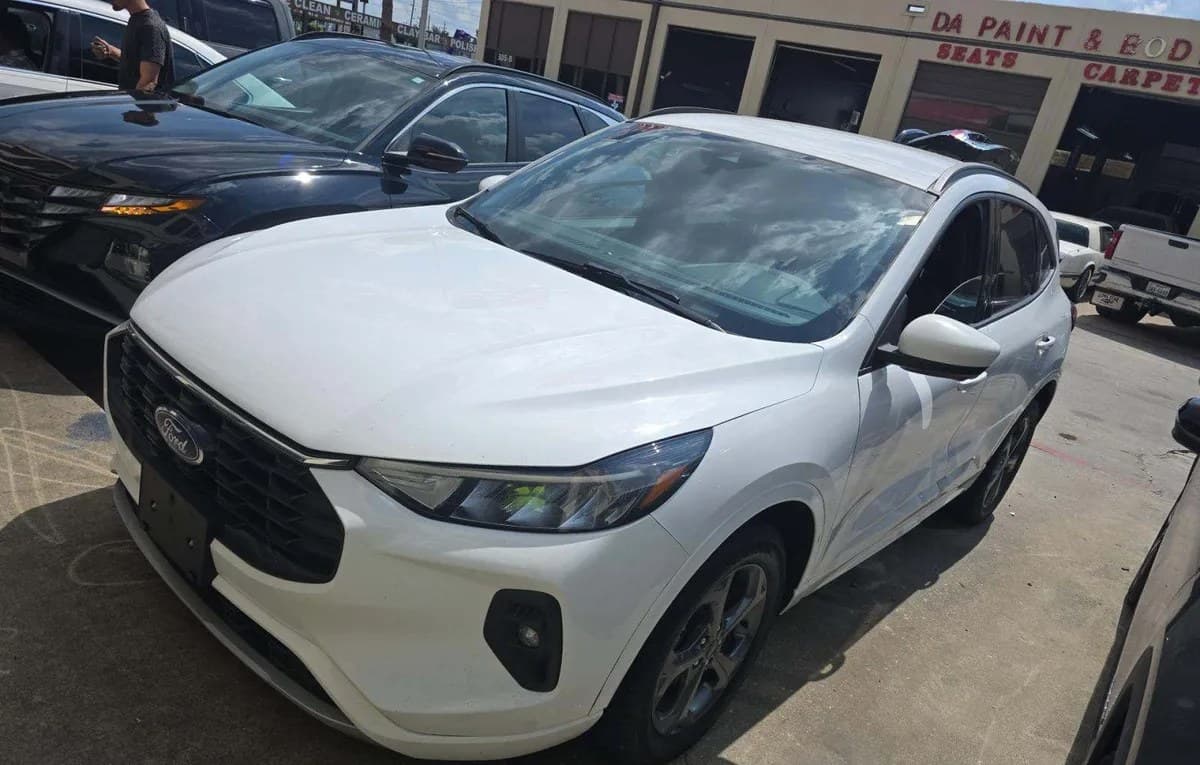2023 FORD ESCAPE ST-LINE Select 2